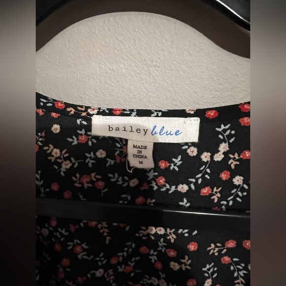 Bailey Blue Floral Flutter Sleeve Maxi Dress Medium NWT - Picture 7 of 8